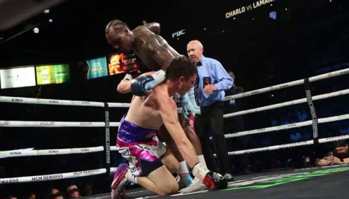 Jermall Charlo Comeback Menang TKO, Perpanjang Rekor Tak Terkalahkan 34-0