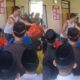 Momen Haru Emil Audero Berbagi dengan Santri di Ponpes