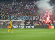 Suporter PSG Dukung Palestina, Bentangkan Spanduk Hentikan Genosida di Gaza
