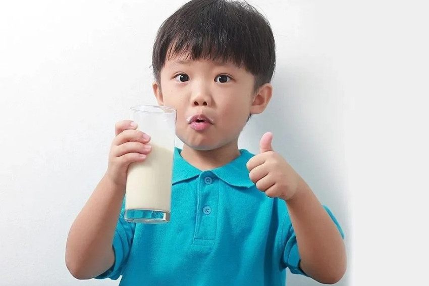 Viral Anjuran Anak Konsumsi Susu 2 Liter per Hari, Dokter Sebut Tidak Masuk Akal